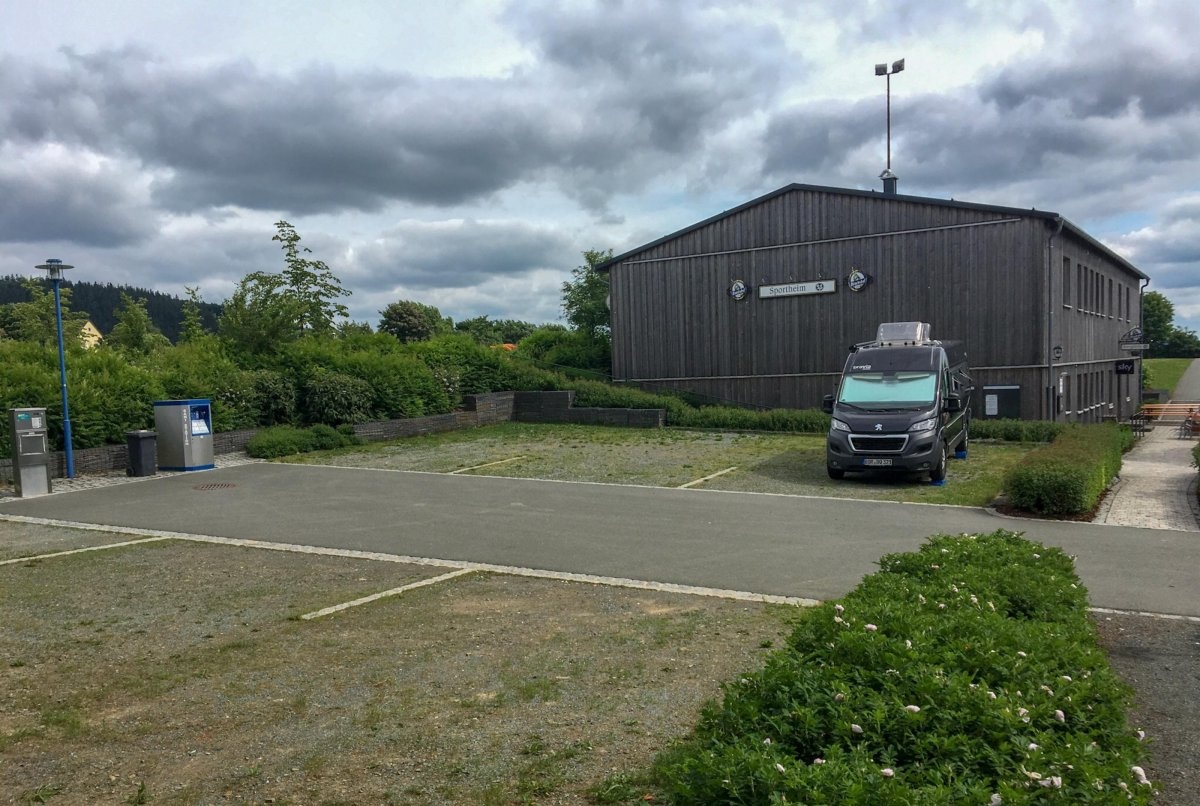 Stellplatz Döbraberg Schwarzenbach am Wald — Місце для кемперів in Schwarzenbach am Wald