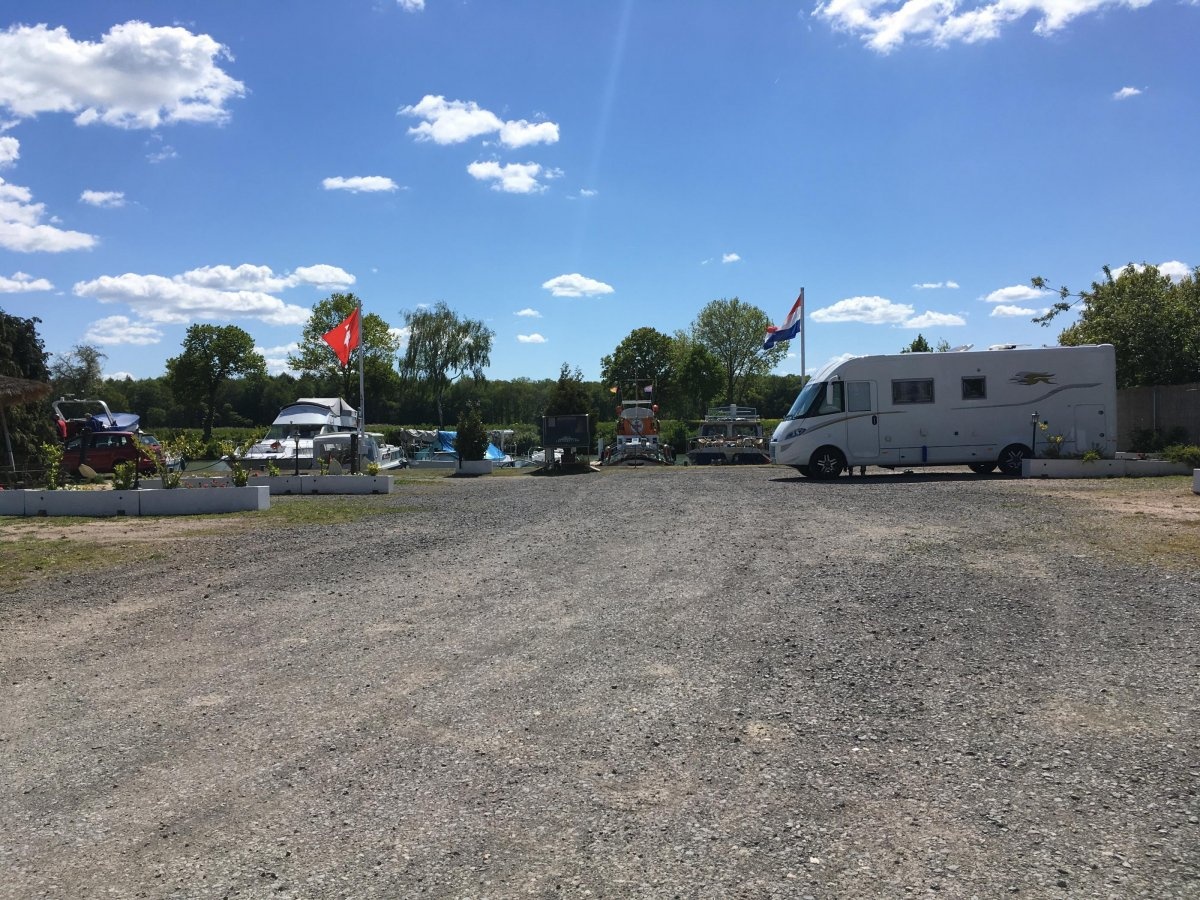 Marina Rasche Werft — Aire camping car in Seelze