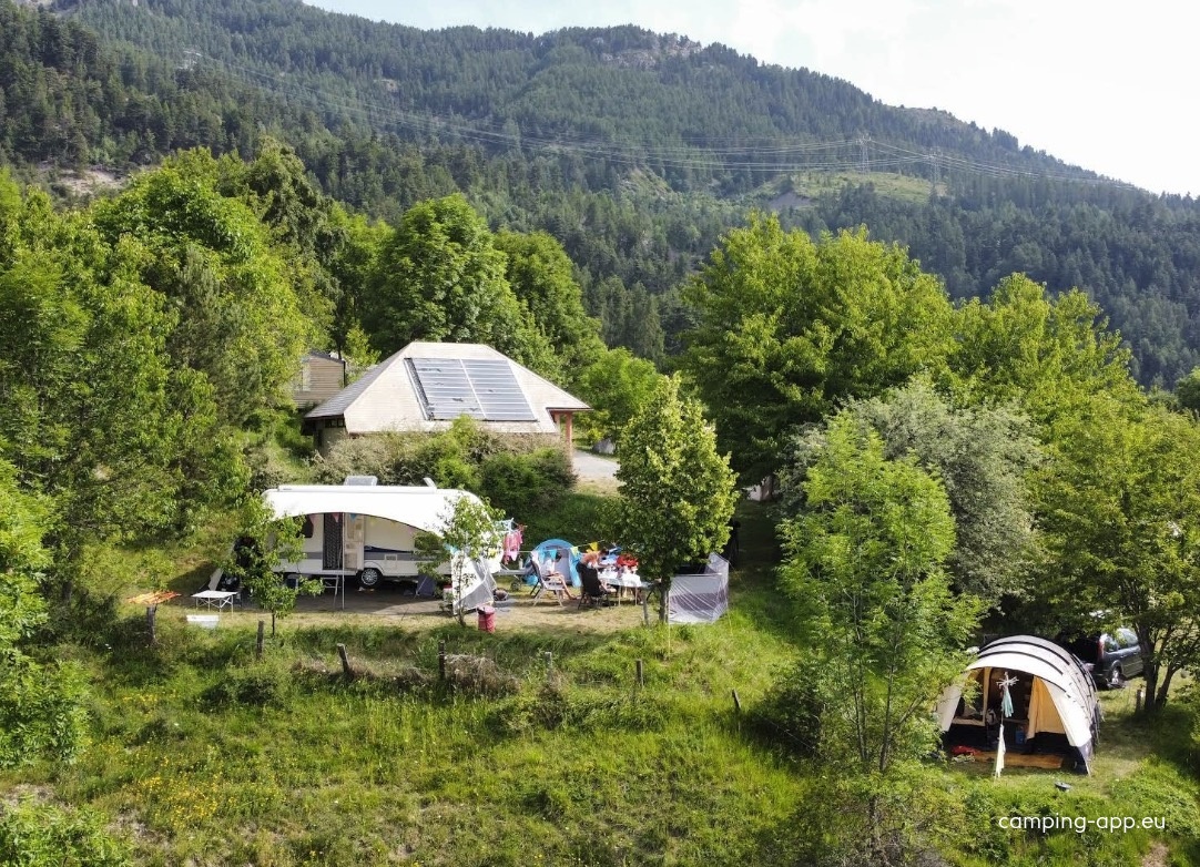 Campsite Le Clos du Lac *** — Kamp yeri in Saint-Apollinaire 