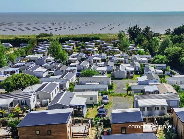 Camping le Caravan'île ***** — Fotoğraf 2