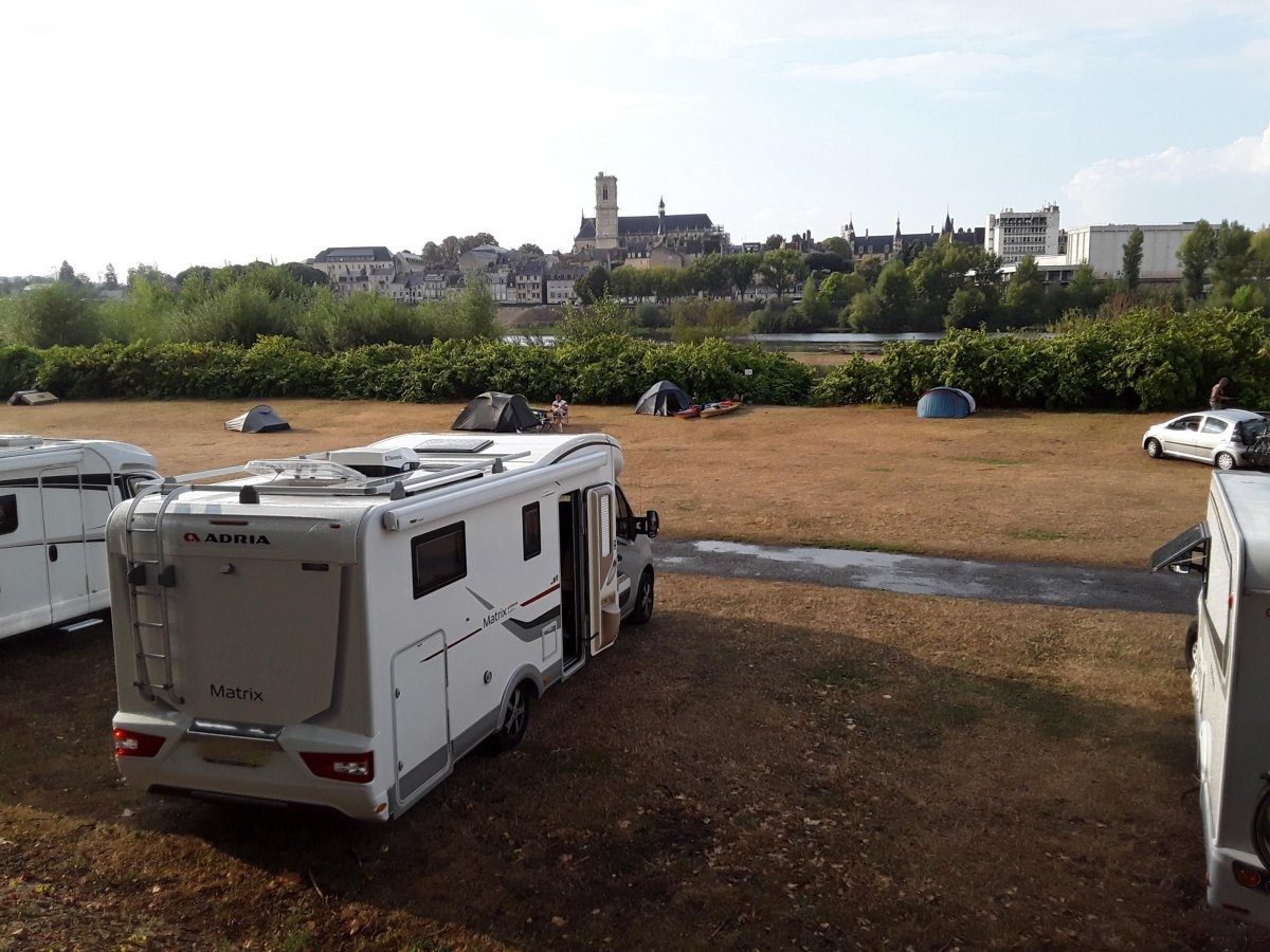 Camping de Nevers *** - Aquadis Entertainment — Kemping in Nevers / Bourgogne Franche-Comté