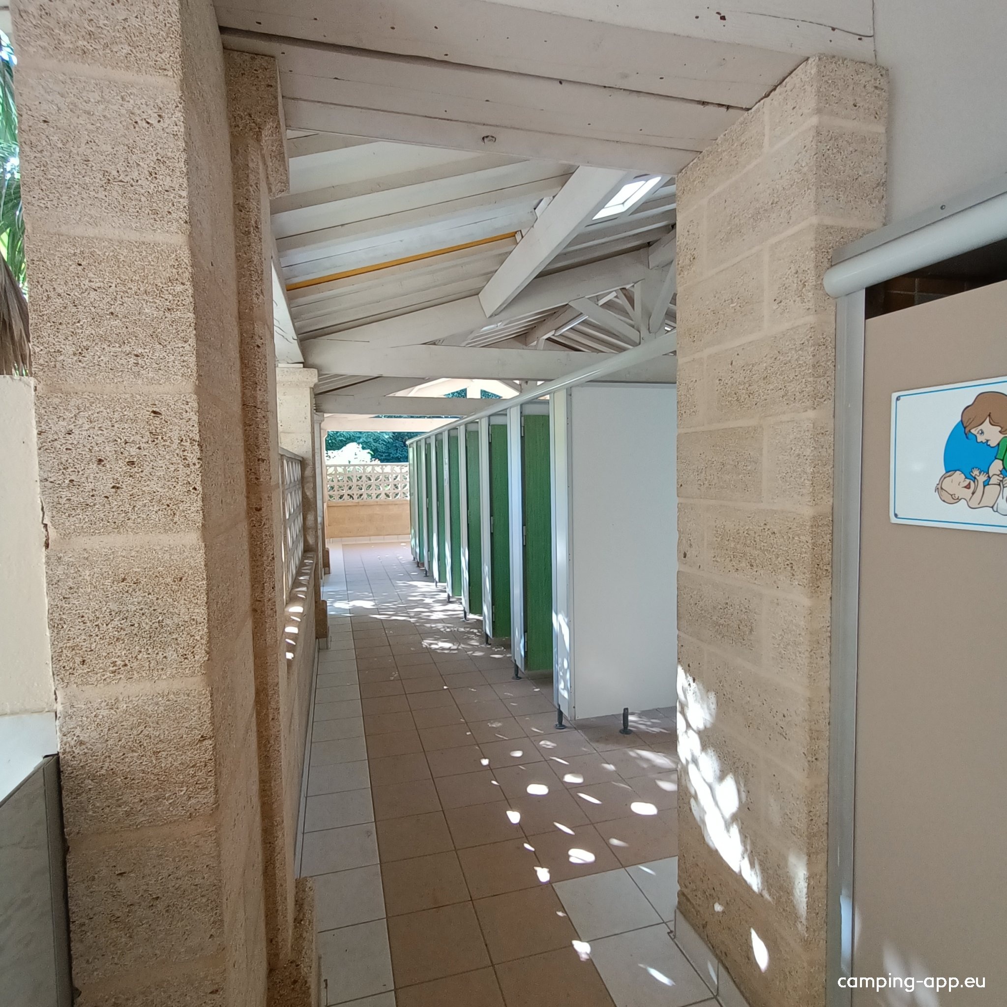 Camping Capfun — 露营地 in Vers-Pont-du-Gard / Occitanie