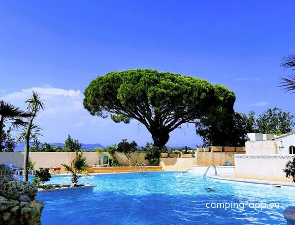 Camping Domaine du Colombier ***** — Photo 4