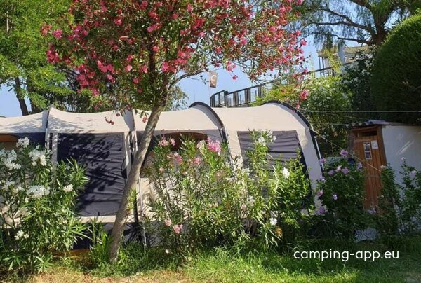 Camping Domaine du Colombier ***** — Foto 5