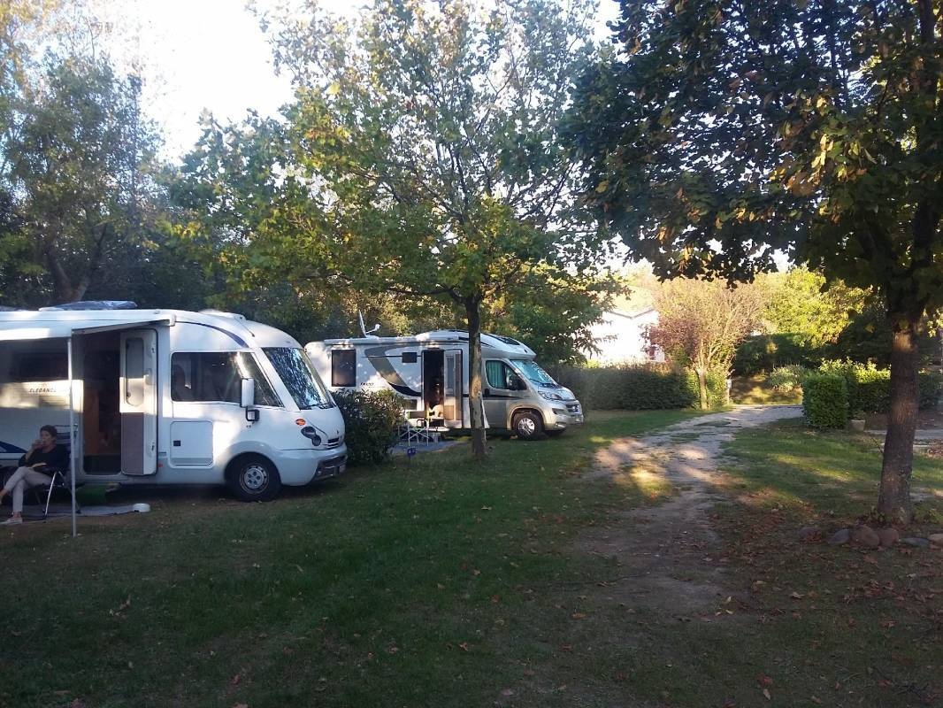 Flower Camping La Chataigneraie **** — Kamp yeri in Anneyron / Auvergne-Rhône-Alpes