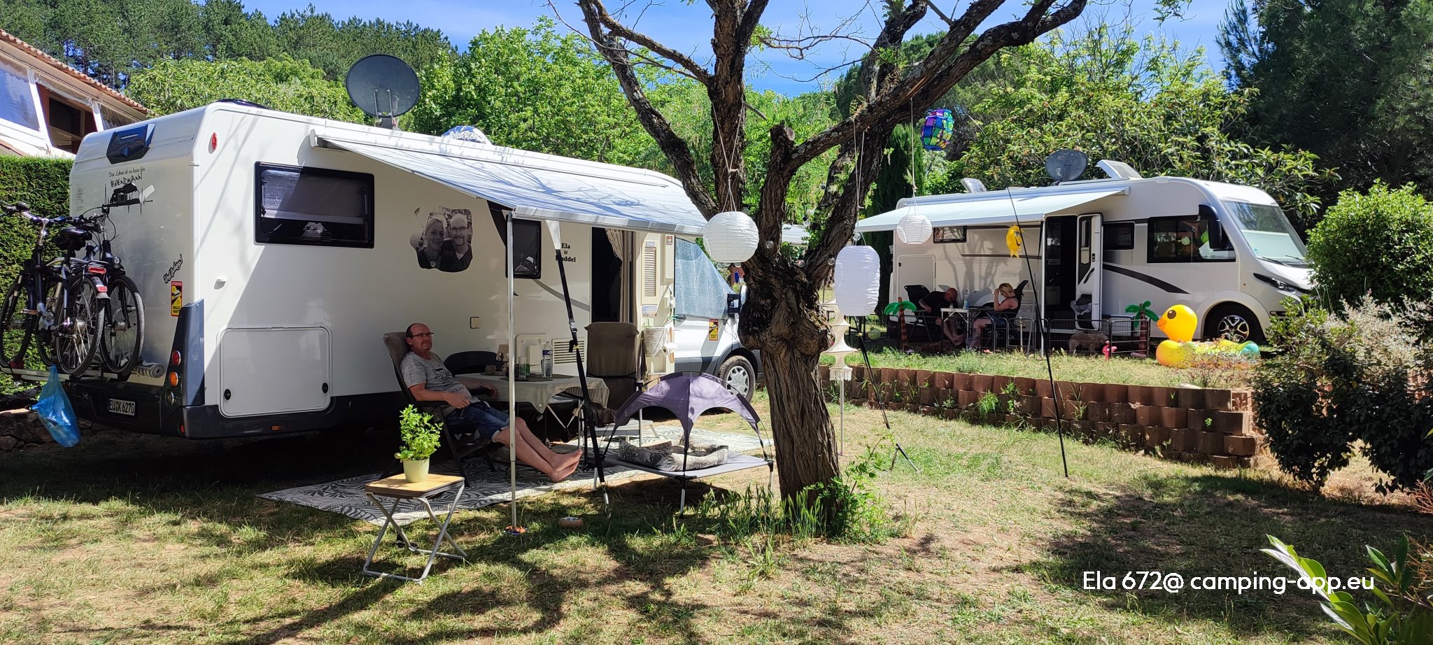 Camping Les Pins **** — Camping in Les Salles-sur-Verdon 