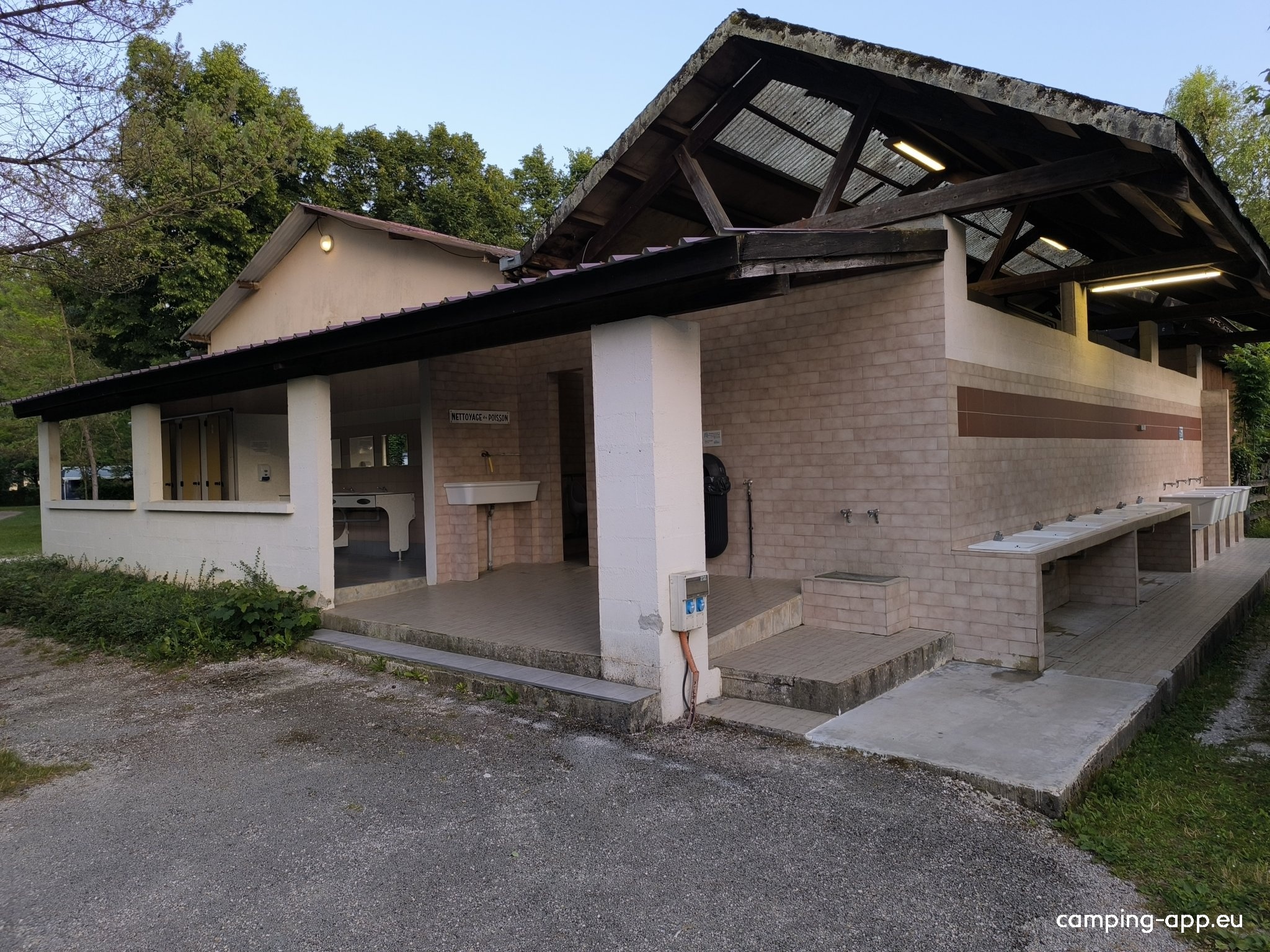 Camping des Pêcheurs *** — Kemp in Pont-de-Poitte