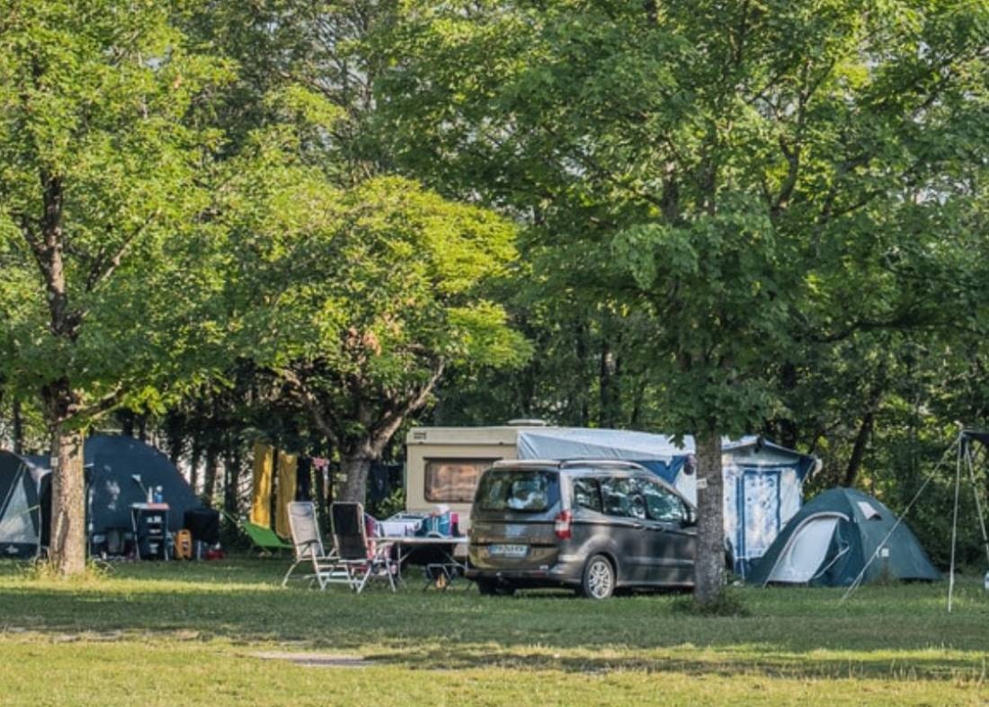Camping Chamarges ** — Campingplass in Die