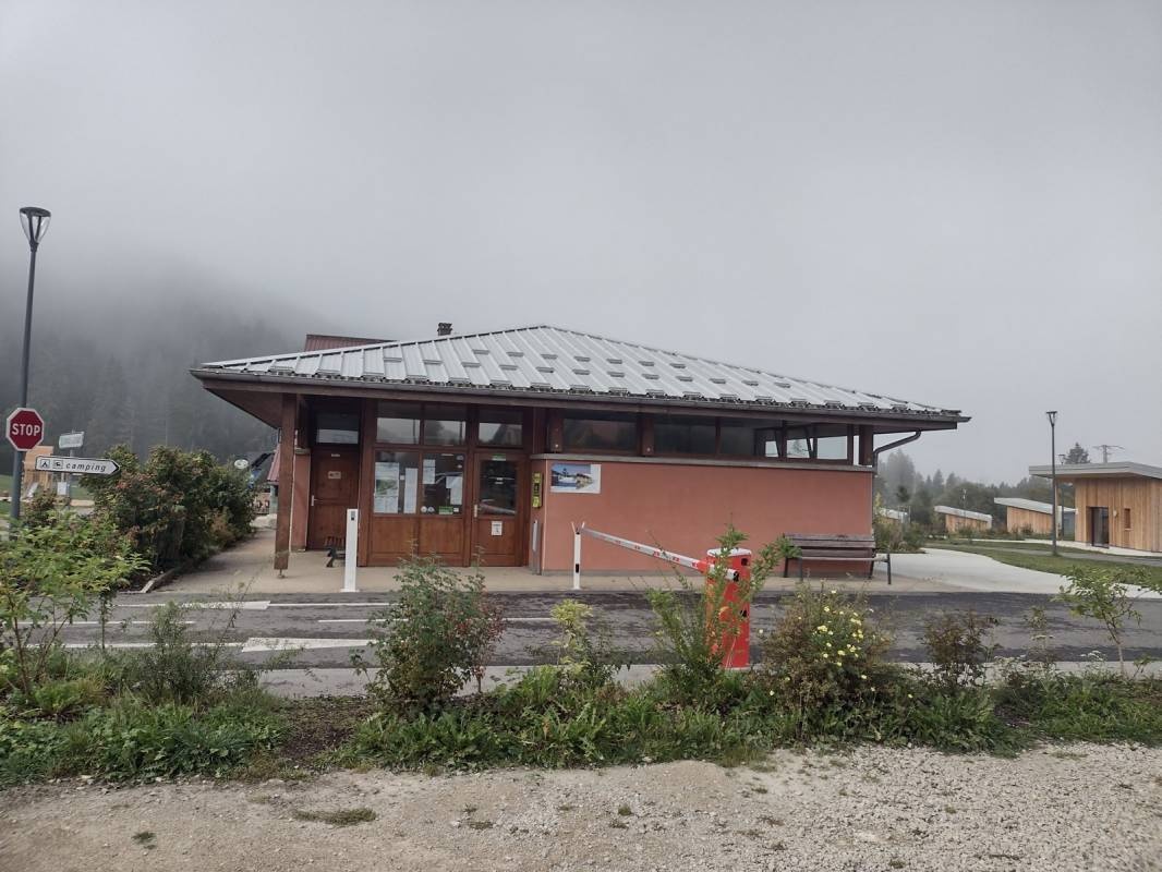 Camping Municipal de la Source du Doubs — Kemp in Mouthe