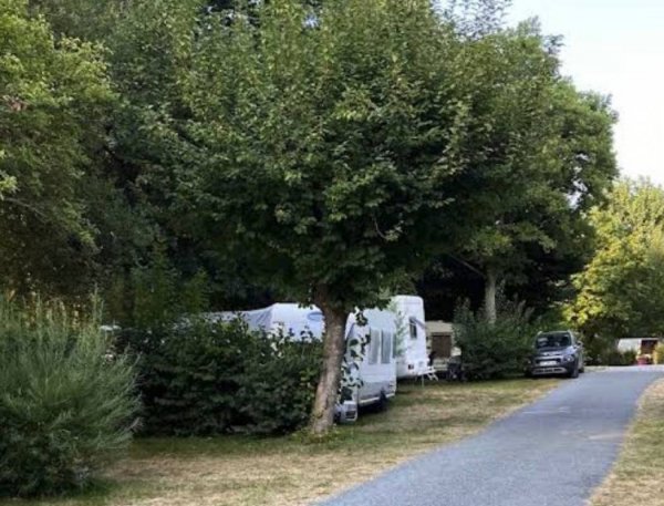 Camping L’Orée des Boires **