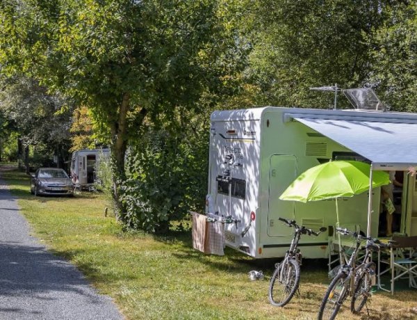 Camping L’Orée des Boires ** — Photo 2