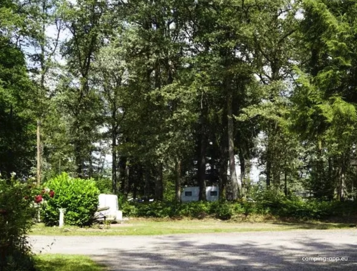 Camping Amis De La Nature — Kemp in Chaumousey / Grand Est