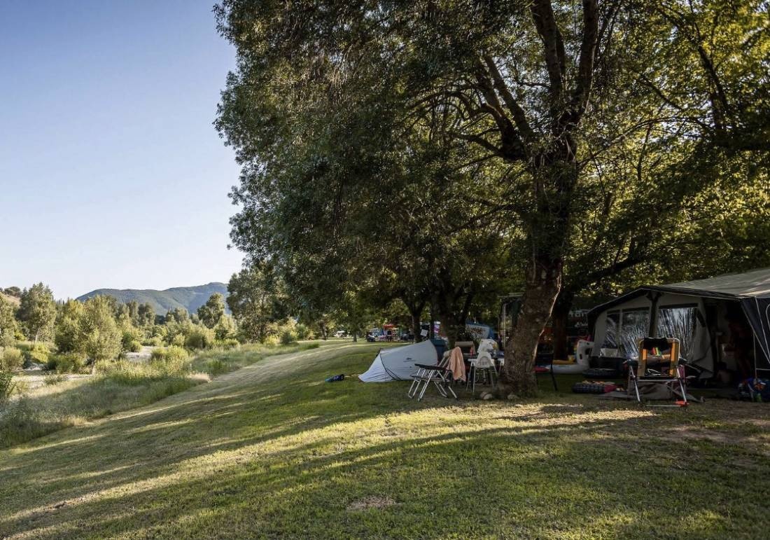 Camping Aloha Beach **** — Kamp yeri in Sampzon 