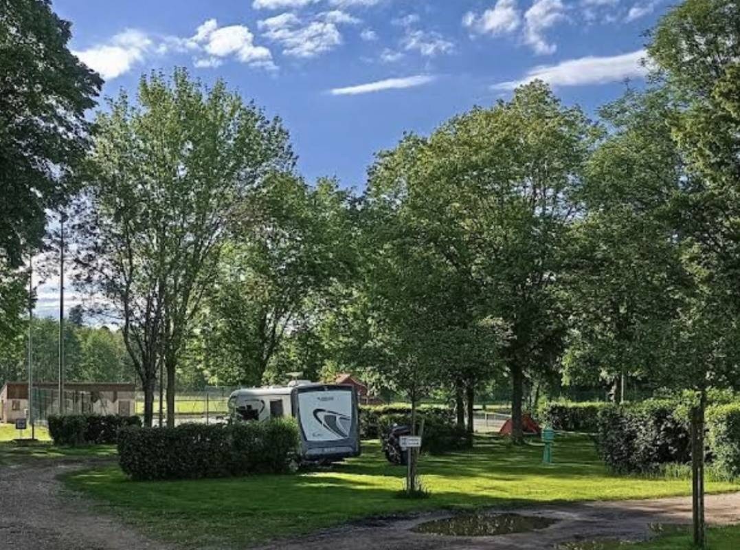 Camping Municipal Précy-sous-Thil — Campingplats in Précy-sous-Thil