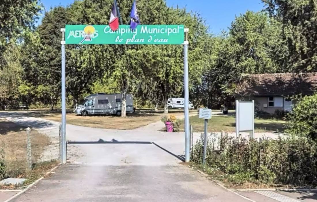 Camping Municipal Plan d'Eau — Campingplatz in Mervans