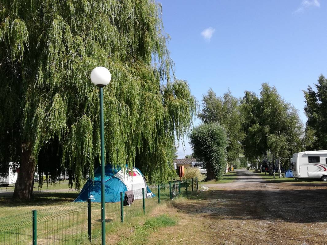 Camping ** The Doors of the Somme — Sítio de acampamento in Mareuil-Caubert / Hauts-de-France