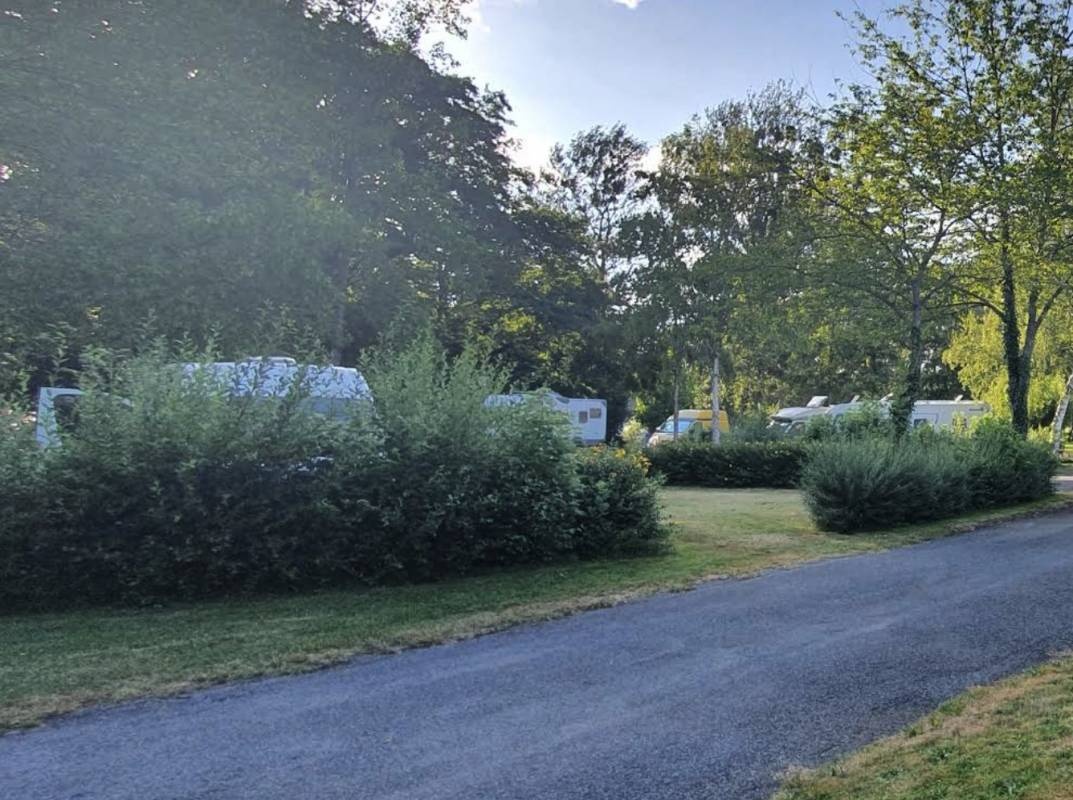 Camping Courtille *** — Campingplats in Guéret / Hauts-de-France
