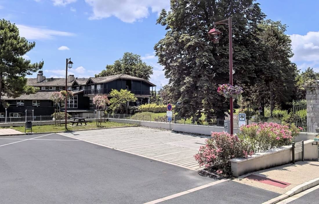 Stellplatz Clairac — Campervan Site in Clairac