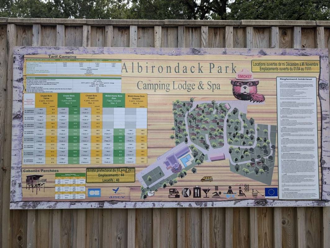 Albirondack Park - Camping Lodge & Spa **** — Kemping in Albi