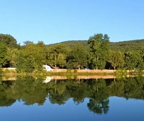 Camping du Lac Fontclaire ***
