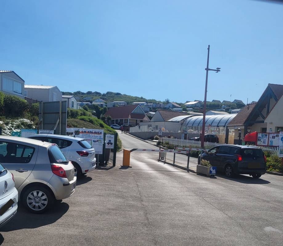 Camping La Falaise *** — Kamp yeri in Équihen-Plage / Hauts-de-France