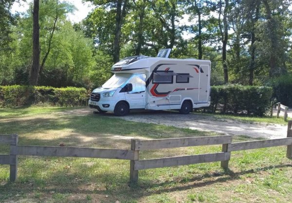 Camping Municipal La Chêneraie — Photo 4