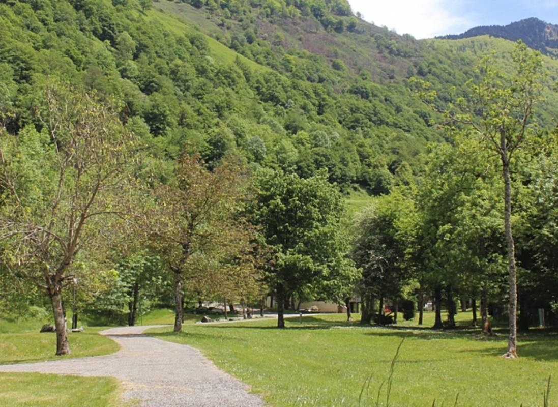 Camping-Caravaning Le Gave d'Aspe ** — Місце для кемпінгу in Urdos