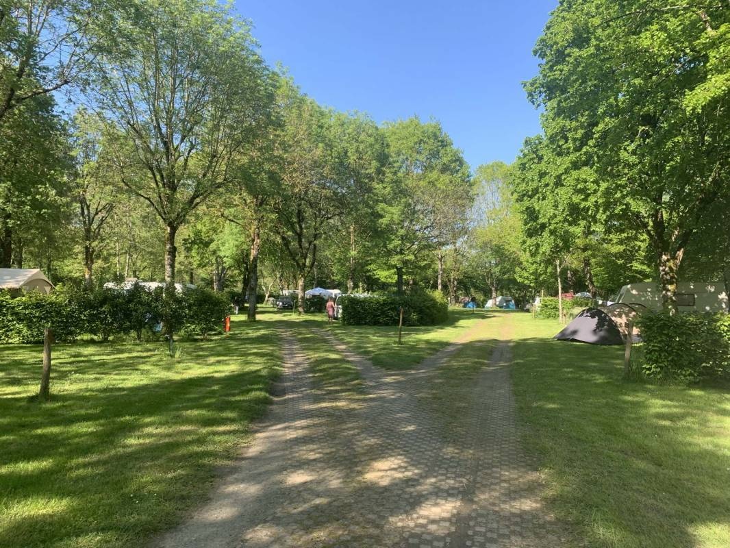 Camping La Vallée de Poupet *** — Area da campeggio in Saint-Malô-du-Bois 