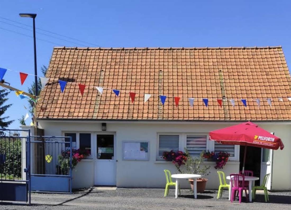 Camping Municipal Les Aillots — Sítio de acampamento in Saint-Blimont 