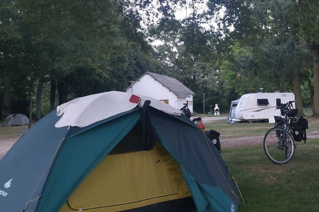 Camping Municipal Les Baillys ** — Kemping in Dornes