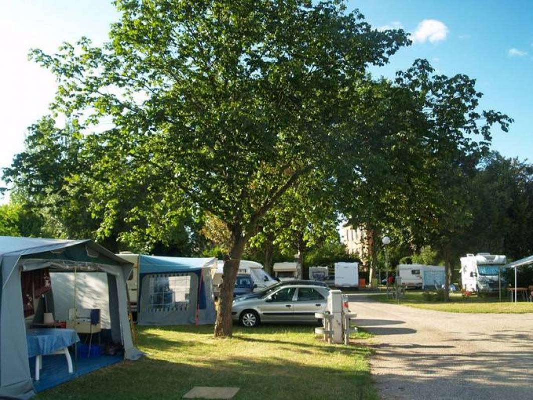 Camping Les Cigognes — Kamp yeri in Sélestat / Grand Est