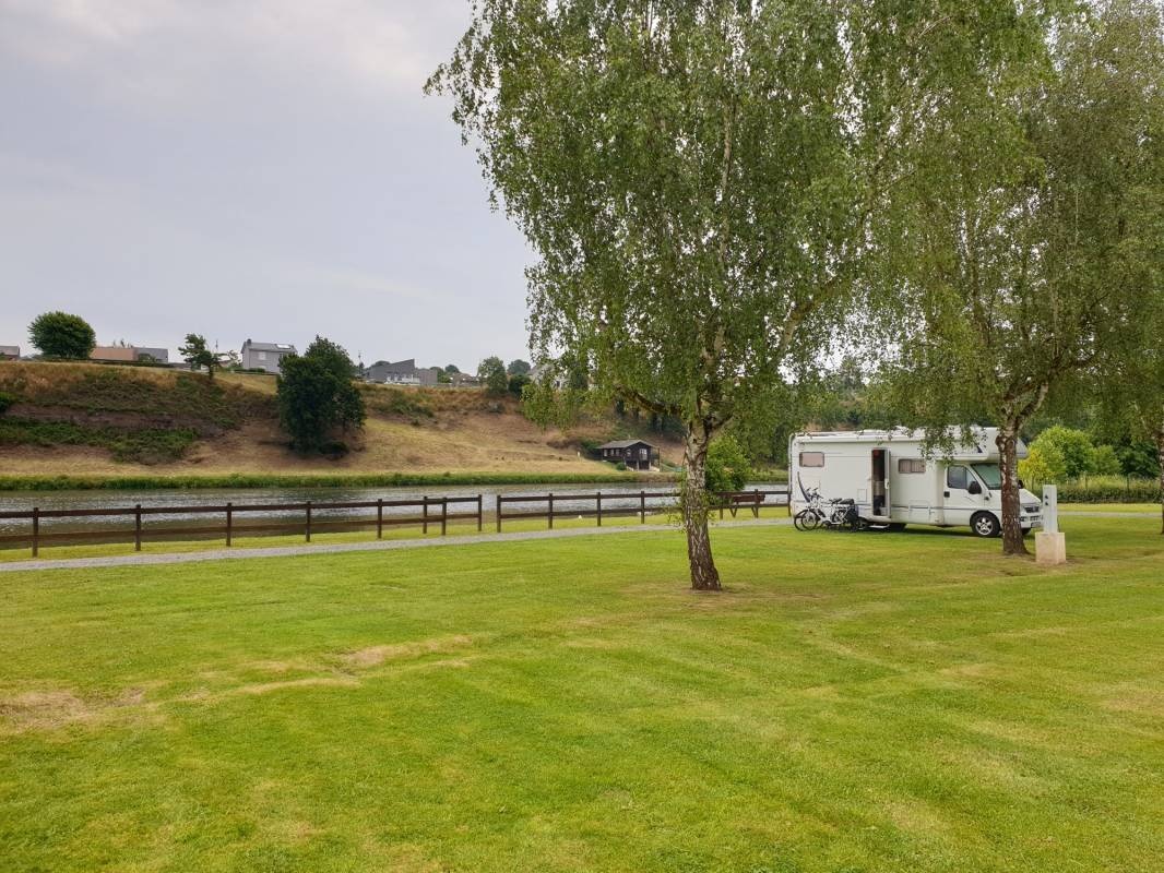 Camping Municipal Vireux-Molhain — Sp. parking dla kamperów in Vireux-Molhain