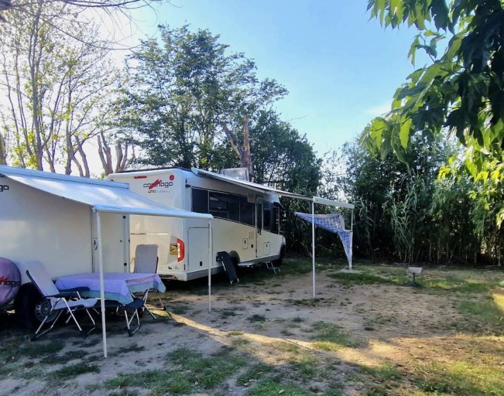 Stellplatz Elne — Місце для кемперів in Elne