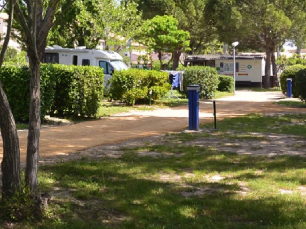 Le Camping Municipal de Tounel ** — Campingplats in Capestang