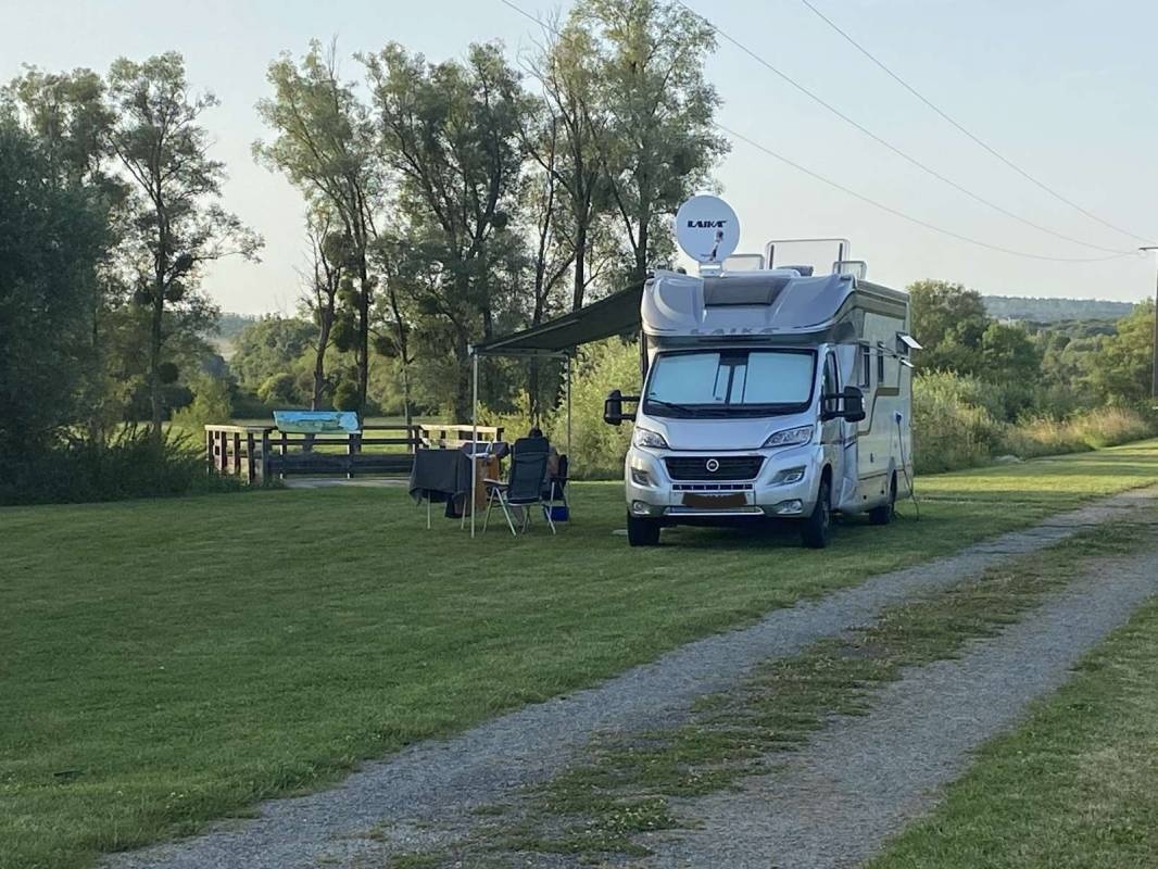 Stellplatz Charny-sur-Meuse  — Campervan Site in Charny-sur-Meuse