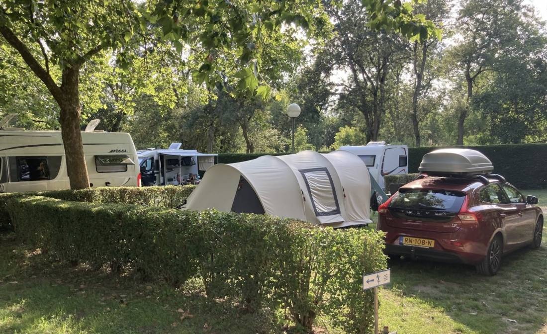 Camping Val Rose — Camping Site in Mennetou-sur-Cher