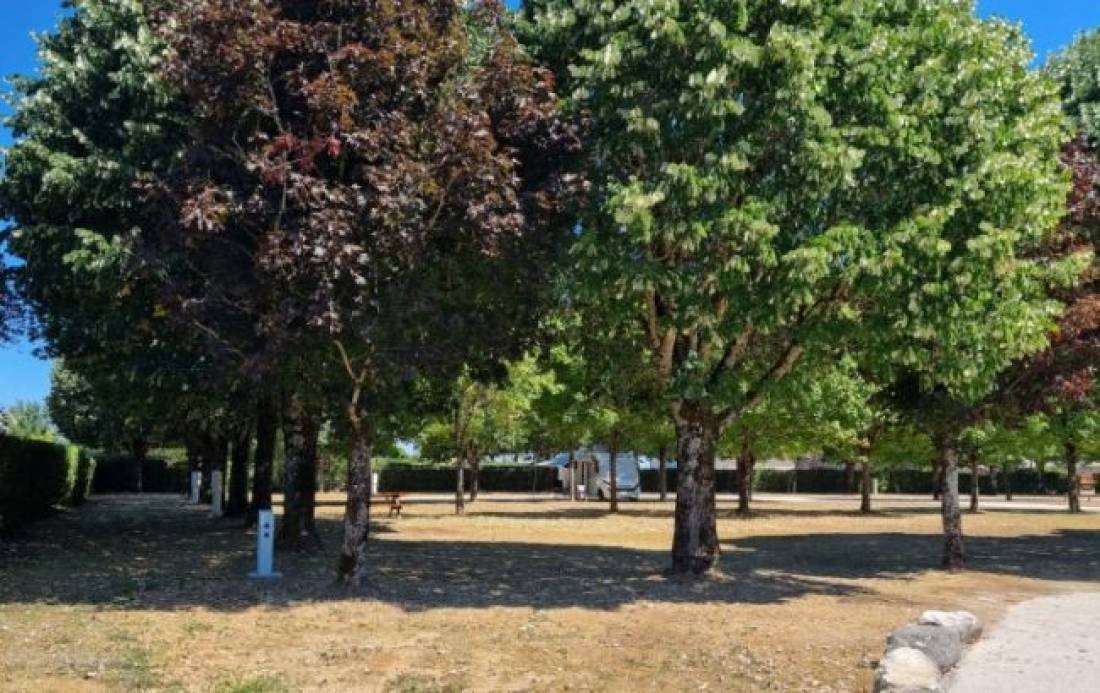 Aire Camping-Car Park — Campingplatz in Chanceaux