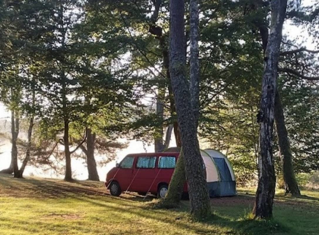 Camping Au Cœur du Parc — Kamp yeri in Peyrelevade