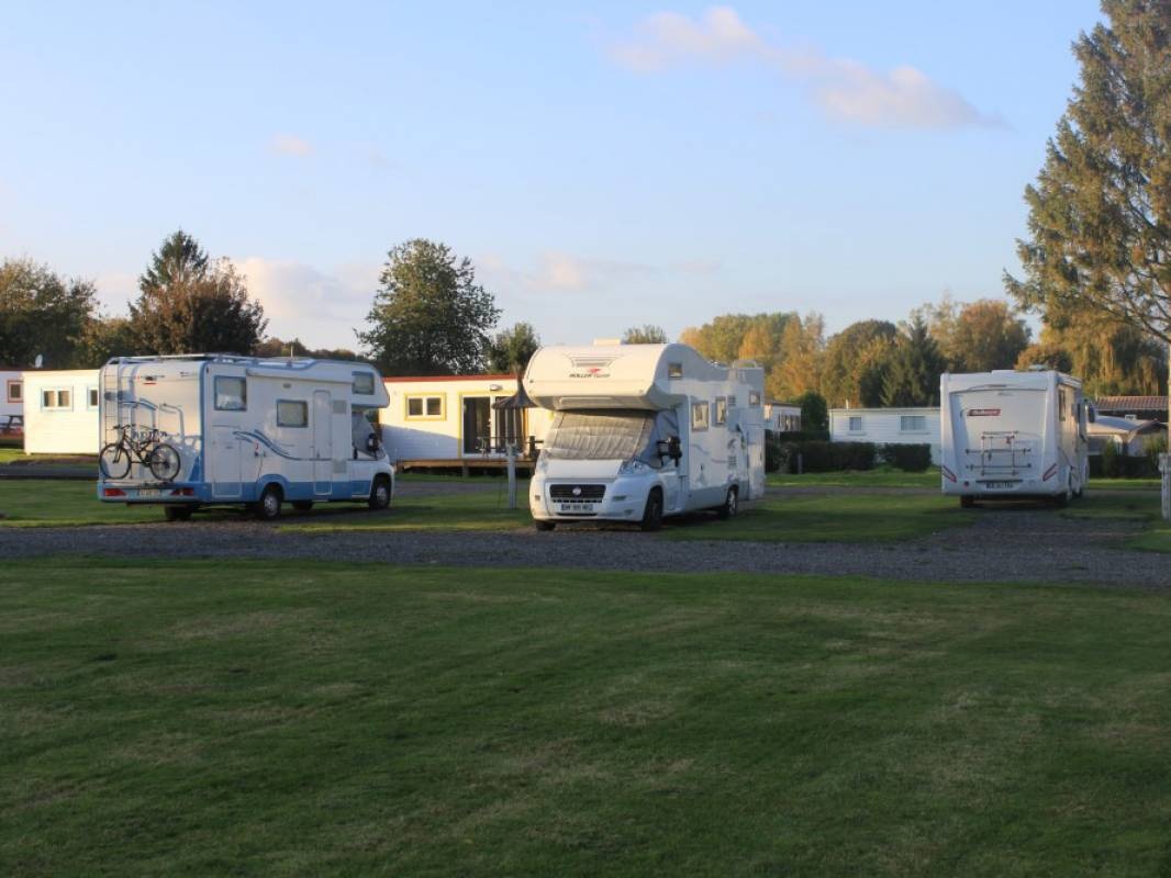 Camping La Vallée de l'Avre — Cámping in Moreuil