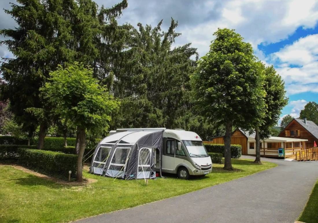 Camping Famille La Vallée Verte *** — Camping in Saint-Nectaire