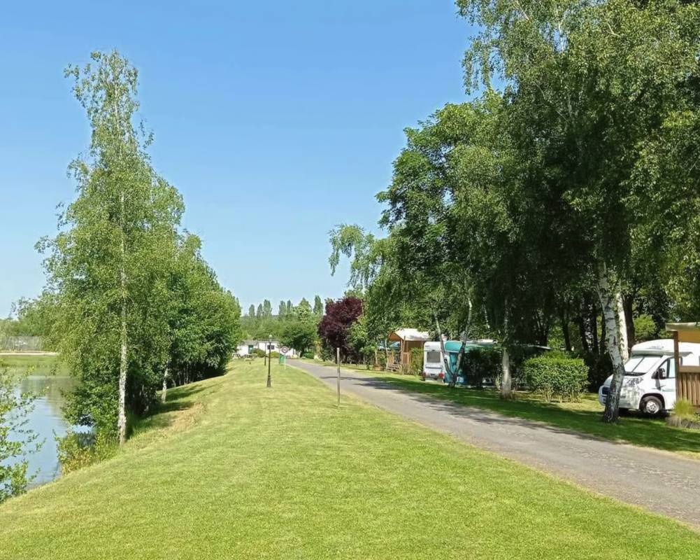 Camping les 2 Étangs *** — Camping in Fréteval