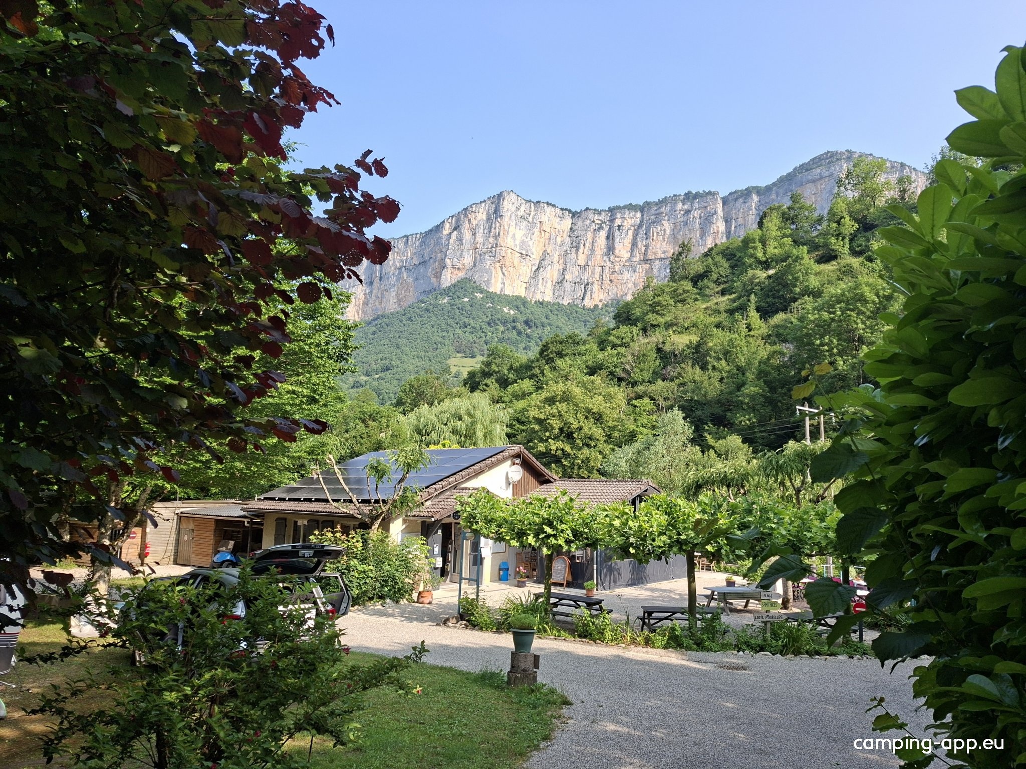 Camping Gouffre de la Croix — Camping in Châtelus