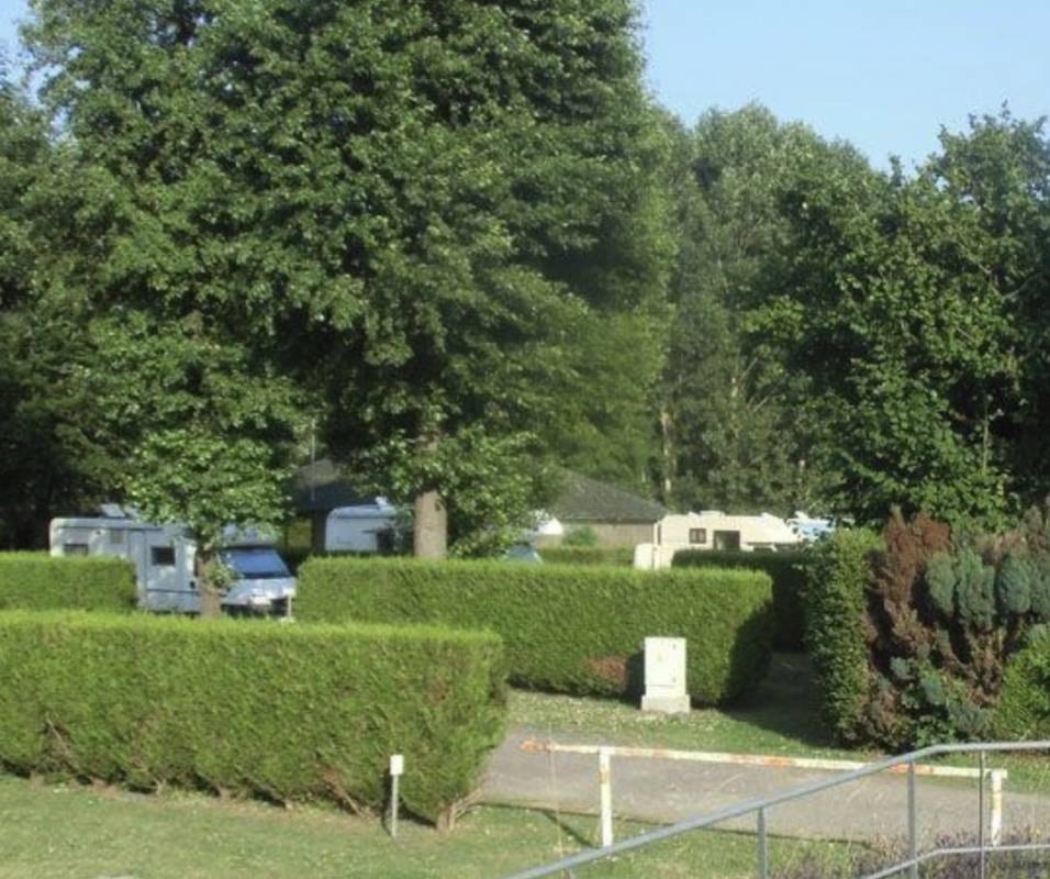 Camping de L'Abbatiale ** — Camping Site in Saint-Leu-d'Esserent 
