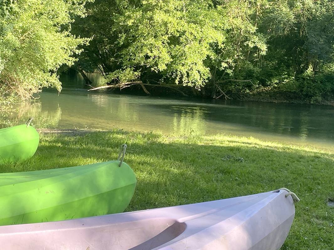 Camping De Magnerit — Місце для кемпінгу in Aunac-sur-Charente