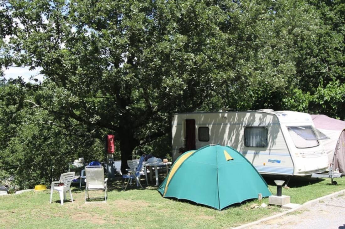 Camping Le mas de Chavetourte *** — Kemping in Saint-Alban-Auriolles