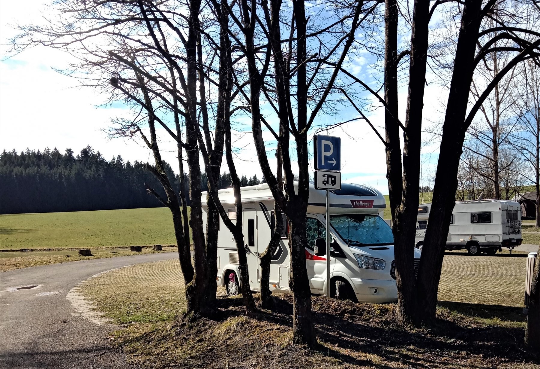 Stellplatz am Aichstruter Stausee Welzheim — Karavan Sitesi in Welzheim