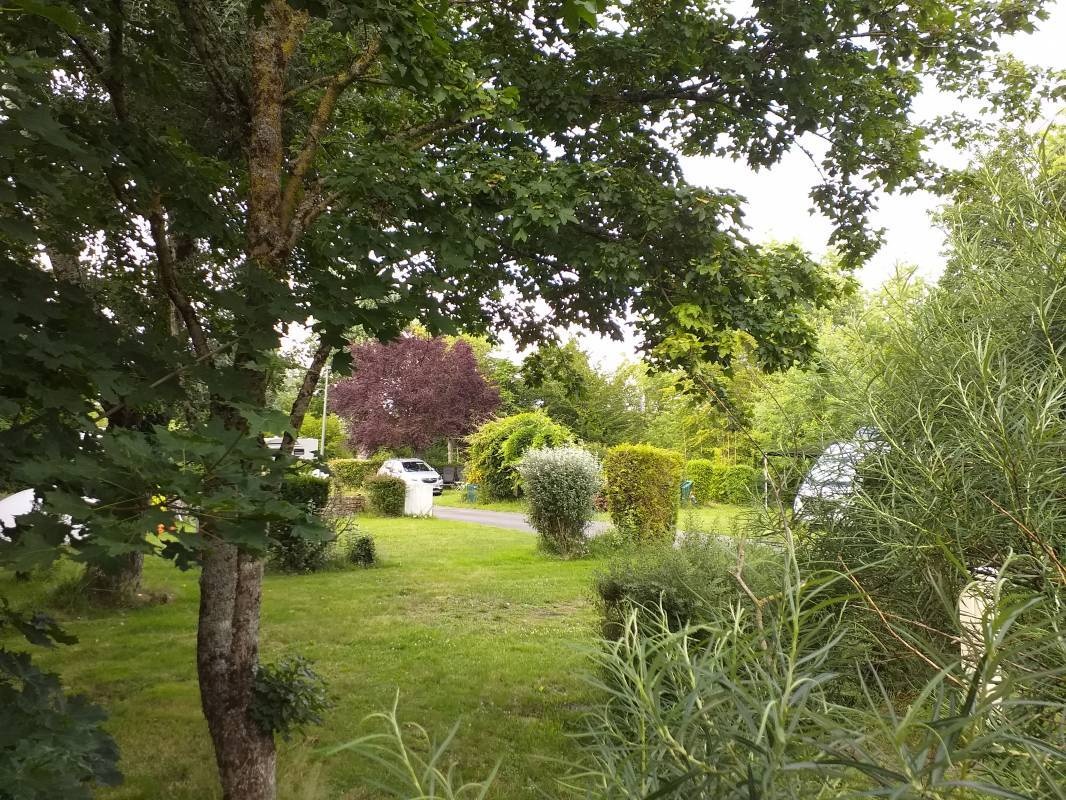 Camping Le Bois Vert **** — Campingplass in Le Tallud / Nouvelle-Aquitaine