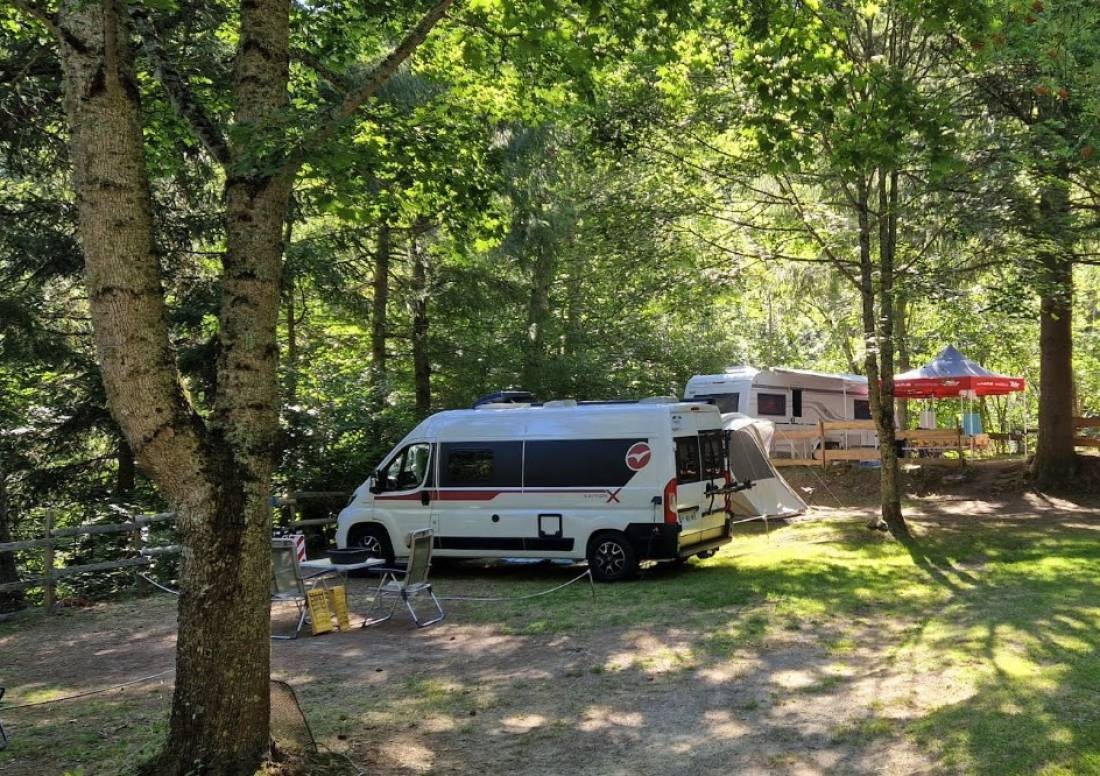 Camping Le Bosquet — Campingplats in Quérigut 