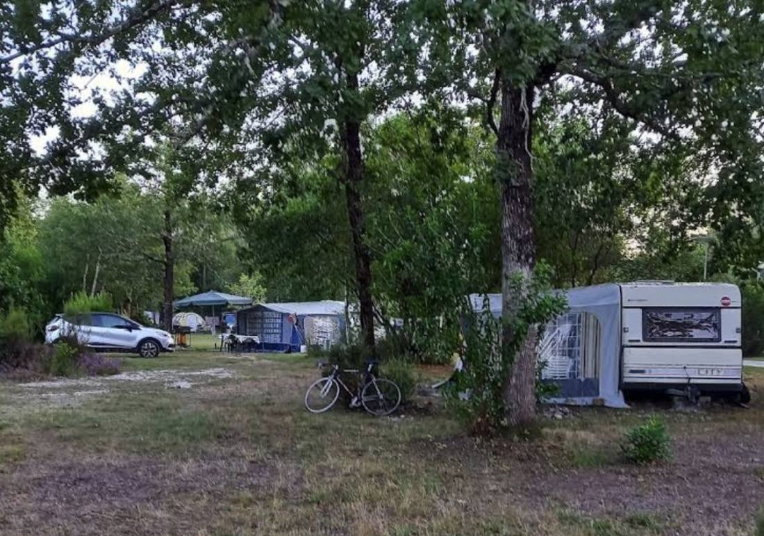 Camping Capdeville — Kemp in Carcans