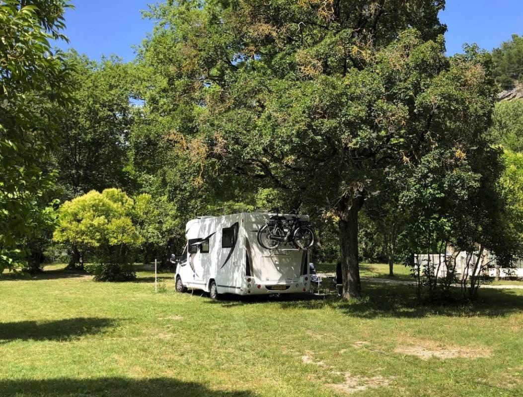 Camping de Trente Pas ** — Camping in Saint-Ferréol-Trente-Pas